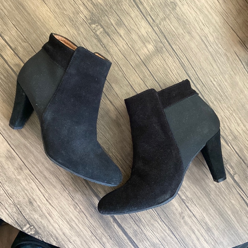 Eric Michael black suede ankle boots 7/38